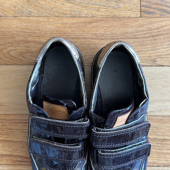 Louis Vuitton Monogram print Sneakers.  Size 38 but fits like 39. - Picture 7 of 9